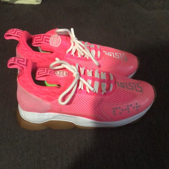 Versace - Picture 3 of 5